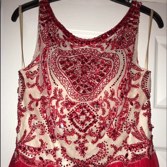 Angela & Alison Prom Dress/Special Occasion - Picture 2 of 7